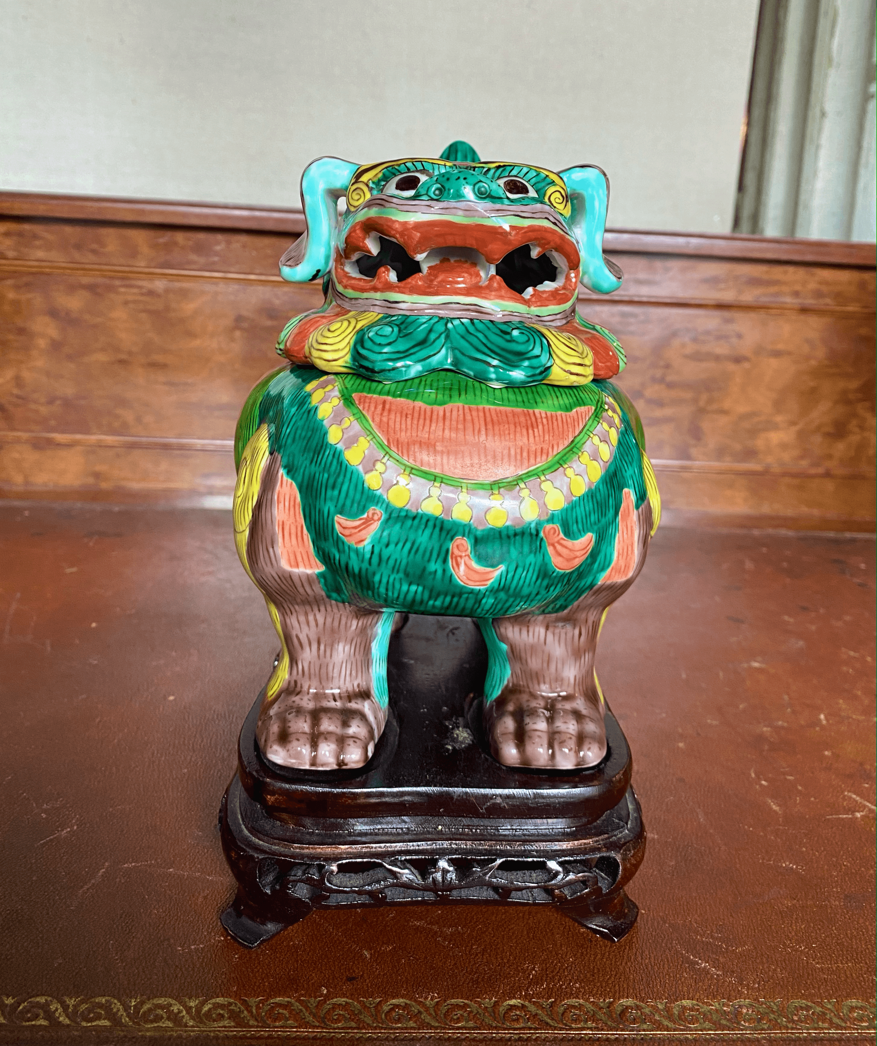 Chinese Buddhist Guardian Lion
